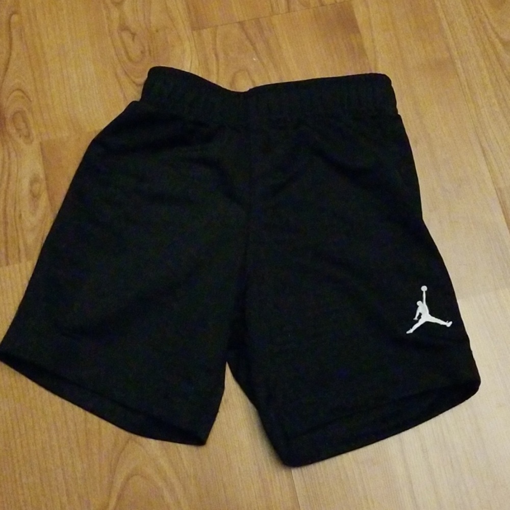 Black Jordan basketball shorts